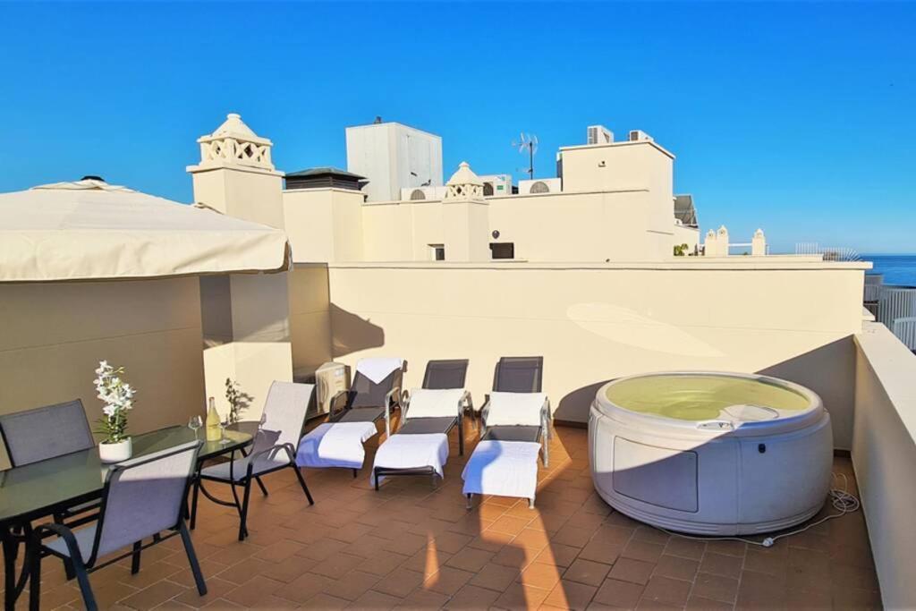 Appartamento Luxury Penthouse With Ocean Views &private Jacuzzi Estepona